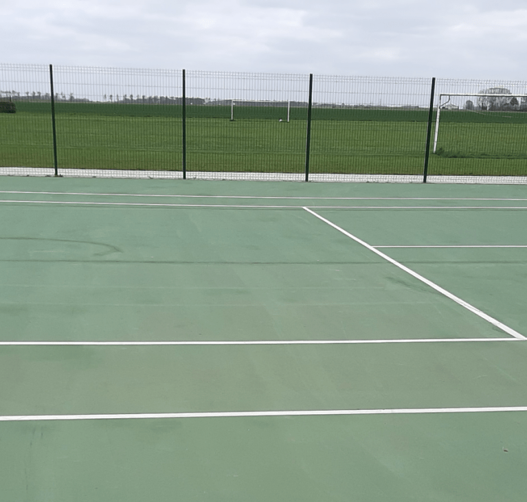 Terrain de tennis
